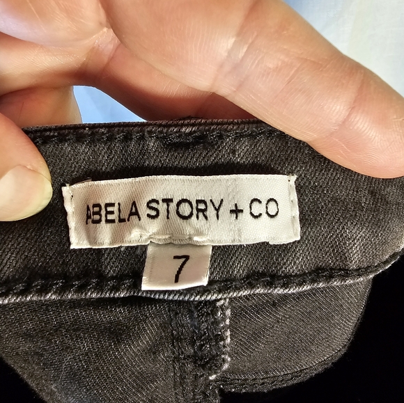 2/$20 Nwt ABEL STORY+ CO sz 7 Distressed Jeans - Picture 3 of 10